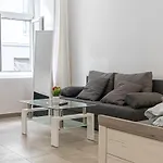 Beautiful Studio Near U1 Reumannplatz - 9 Min From City Center