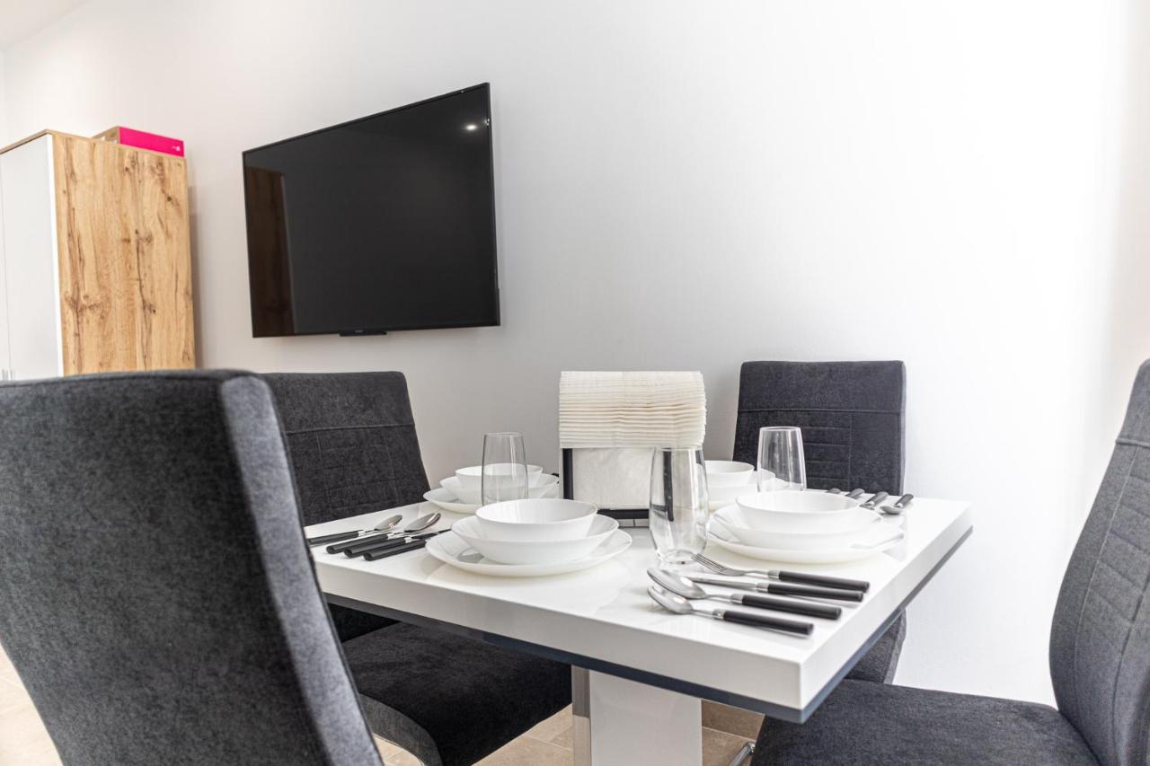 Beautiful Studio Near U1 Reumannplatz - 9 Min From City Center Apartament Wiedeń