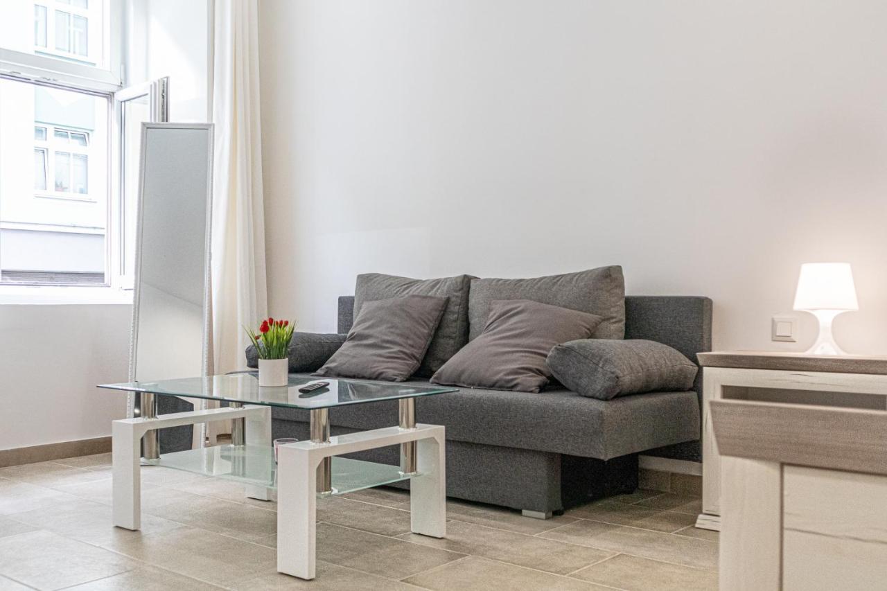 Beautiful Studio Near U1 Reumannplatz - 9 Min From City Center Apartament