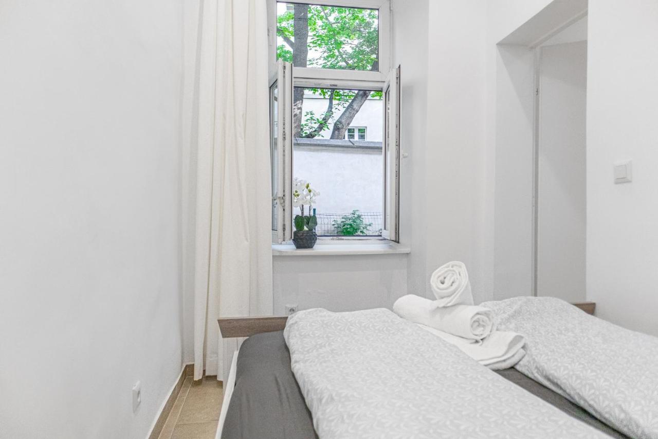 Beautiful Studio Near U1 Reumannplatz - 9 Min From City Center * Wiedeń